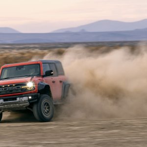 2022-Ford-Bronco-Raptor_15-1.jpeg