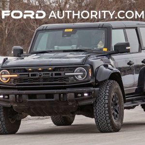 2022-Ford-Bronco-Raptor-Shadow-Black-Real-World-Photos-Exterior-002.jpeg