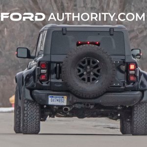 2022-Ford-Bronco-Raptor-Shadow-Black-Real-World-Photos-Exterior-009.jpeg