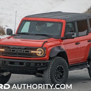 2022-Ford-Bronco-Raptor-Code-Orange-Real-World-Photos-Exterior-019.jpg