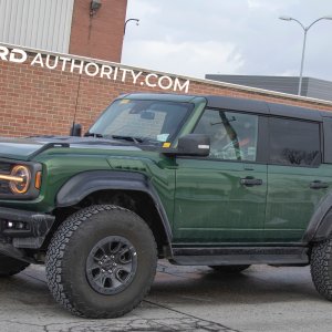 2022-Ford-Bronco-Raptor-Eruption-Green-Real-World-Photos-Exterior-001.jpg