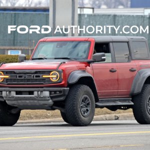 2022-Ford-Bronco-Raptor-Hot-Pepper-Real-World-Photos-Exterior-001.jpg