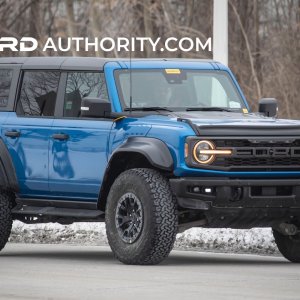 2022-Ford-Bronco-Raptor-Velocity-Blue-Metallic-Real-World-Photos-Exterior-012.jpg