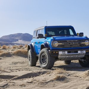 ford-bronco_100845075_h.jpg