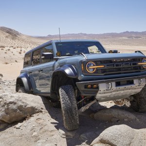 ford-bronco_100845069_h.jpg