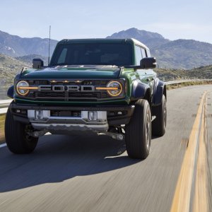 ford-bronco_100845080_h.jpg