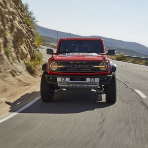 ford-bronco_100845087_h.jpg