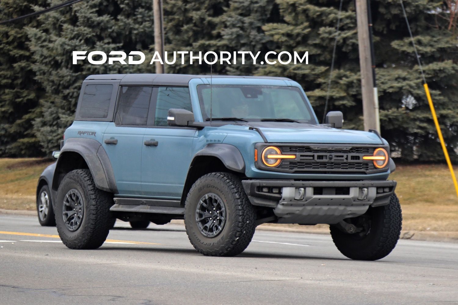 2022-Ford-Bronco-Raptor-Area-51-photo1.jpg