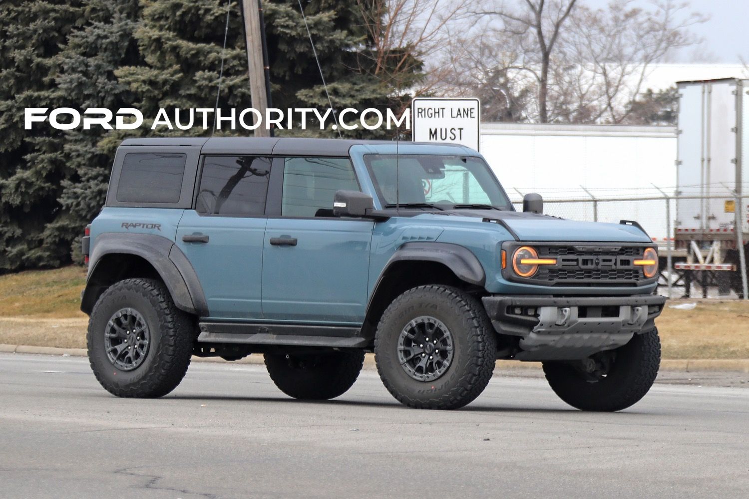 2022-Ford-Bronco-Raptor-Area-51-Real-World-Photos-Exterior-003.jpg