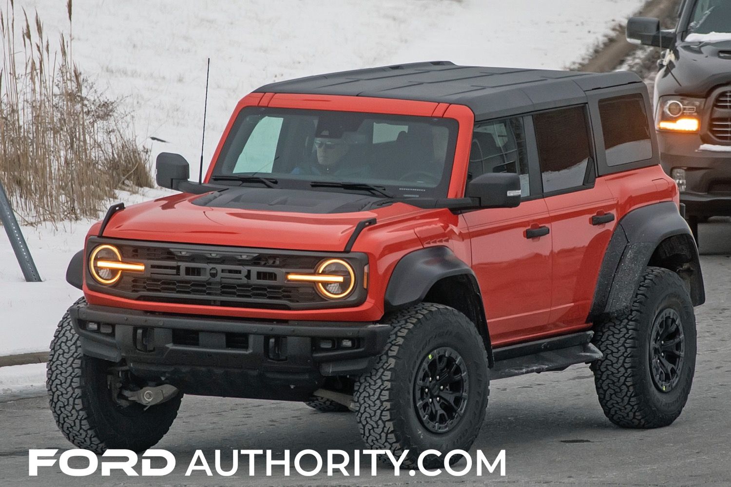 2022-Ford-Bronco-Raptor-Code-Orange-Real-World-Photos-Exterior-019.jpg