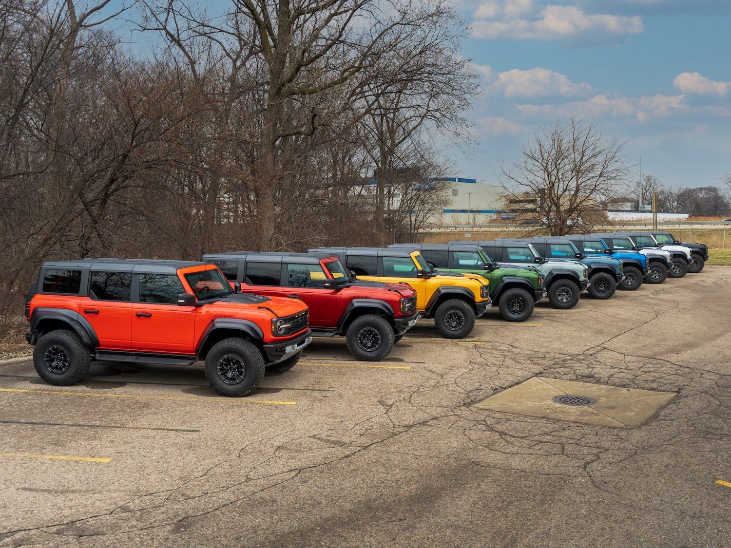 2022-Ford-Bronco-Raptor-Color-Lineup-Exterior-002-Front-Three-Quarters.jpeg