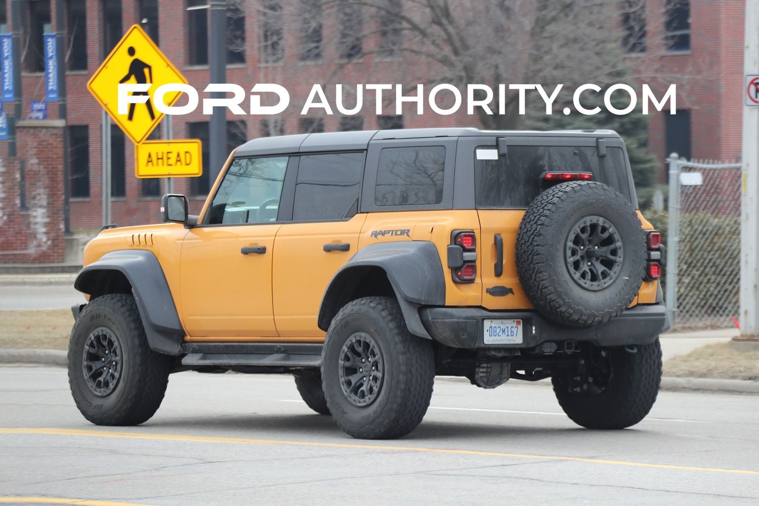 2022-Ford-Bronco-Raptor-Cyber-Orange-Real-World-Photos-Exterior-008.jpg