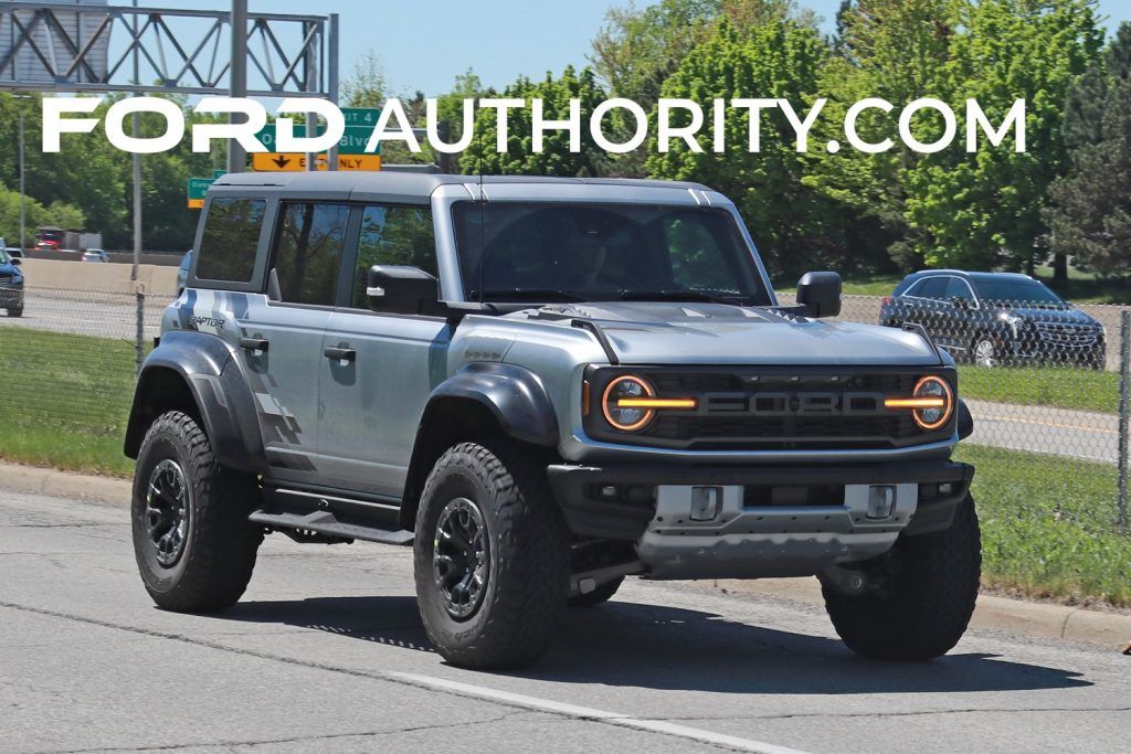 2022-Ford-Bronco-Raptor-Iconic-Silver-Raptor-Graphics-Package-Real-World-Photos-May-2022-001-1...jpg