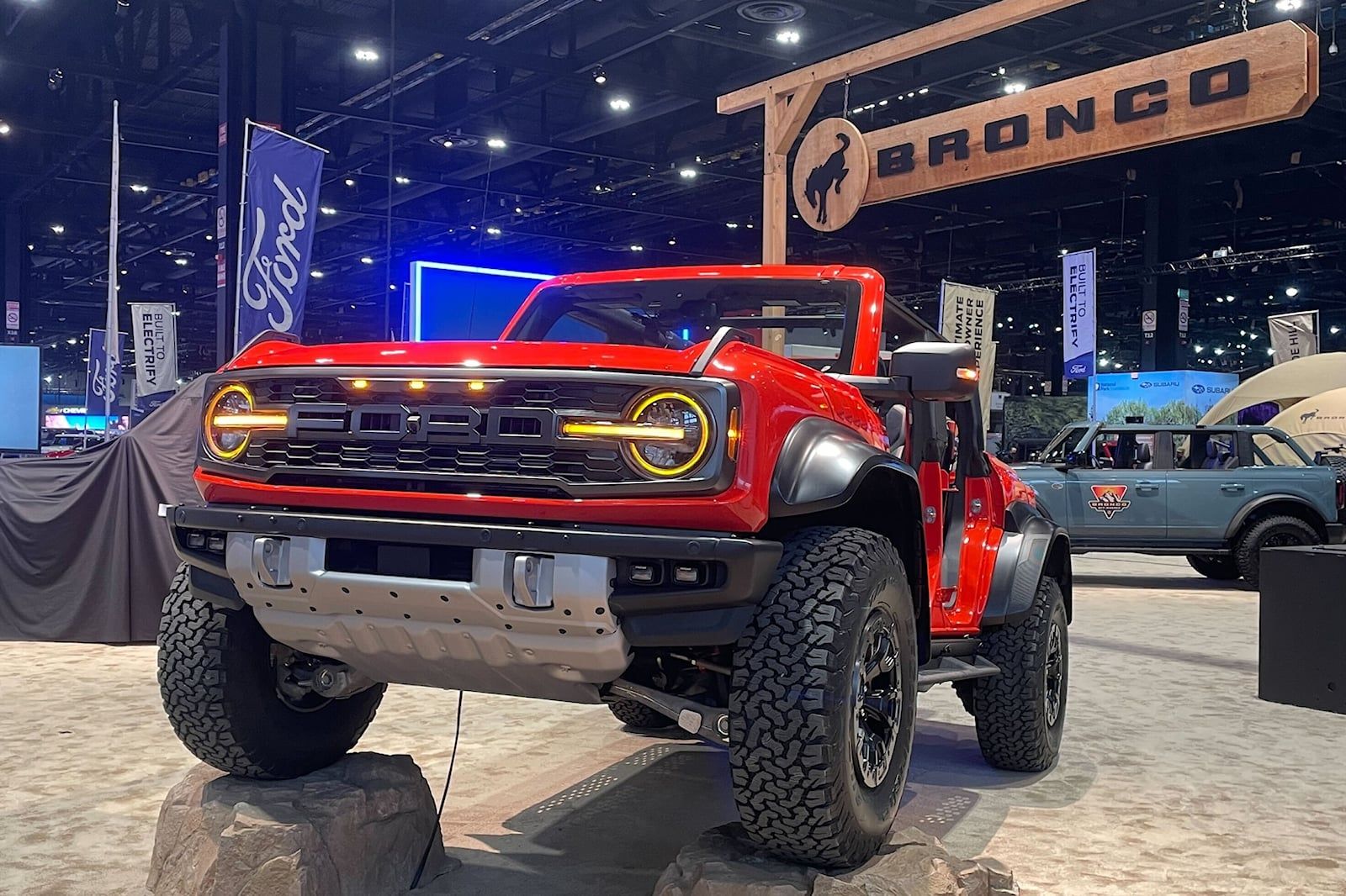 bronco-raptor-chicago-auto-show1.jpg