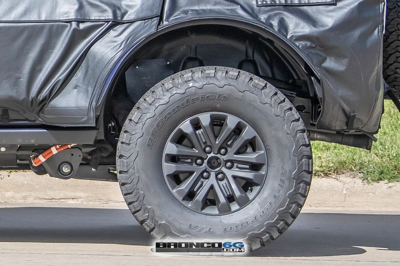 Warthog-Bronco-Tires-Shocks-Revealed-9.jpg